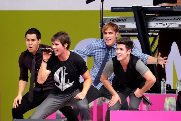 Big Time Rush Performs 'Music Sounds Better With U' On 'Ellen' Big Time Rush Performs 'Music Sounds Better With U' On 'Ellen'