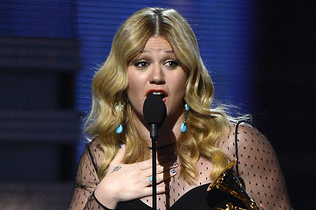 Kelly-Clarkson Kelly-Clarkson
