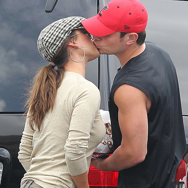 Nick Lachey Vanessa Minnillo Kissing