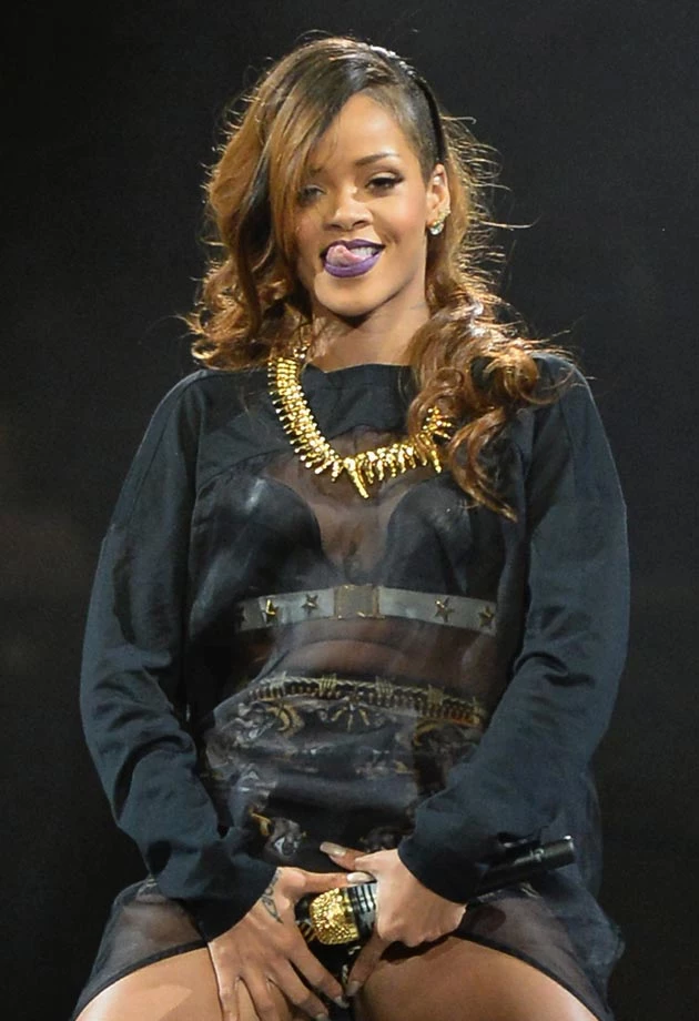 http://popcrush.com/files/2013/09/RihannaJM.jpg