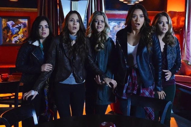 Lucy Hale Troian Bellisario Sasha Pieterse Shay Mitchell Ashley Benson Lucy Hale Troian Bellisario Sasha Pieterse Shay Mitchell Ashley Benson