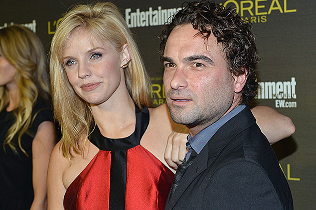 Johnny Galecki and Kelli Garner Johnny Galecki and Kelli Garner