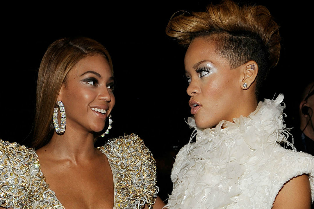 Beyoncé and Rihanna end feud rumours with intimate photo 