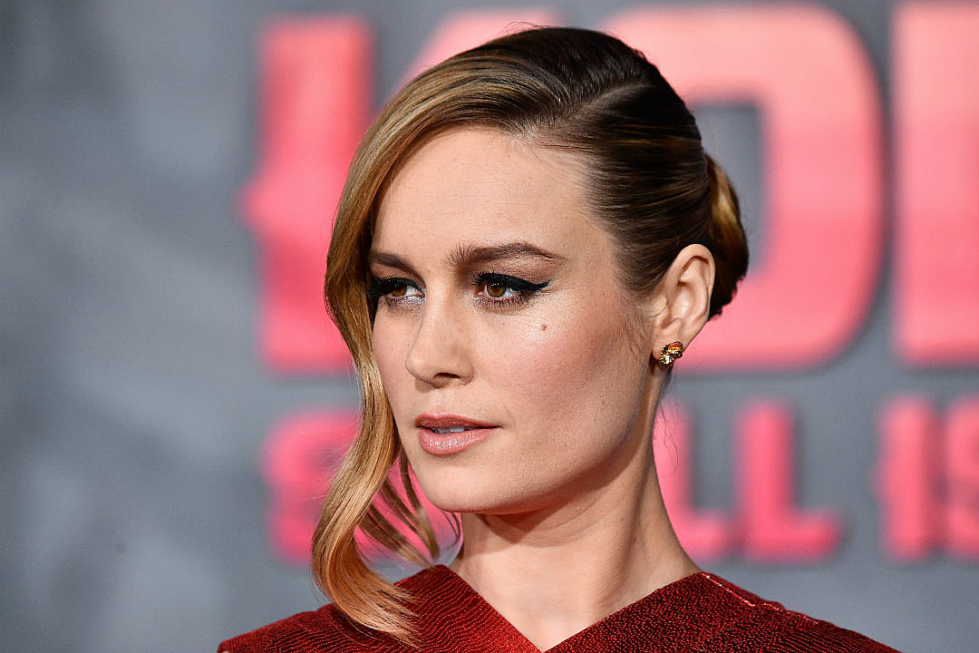 Brie Larson: 'Room' Star Talks Oscar Moment With Casey Affleck, Defends Decision Brie Larson: 'Room' Star Talks Oscar Moment With Casey Affleck, Defends Decision