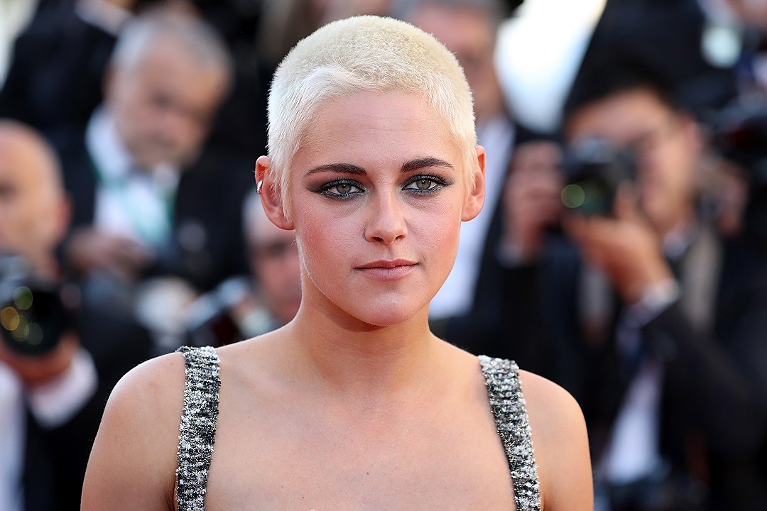 Kristen Stewart to Become One of Charlie's Angels? Kristen Stewart to Become One of Charlie's Angels?