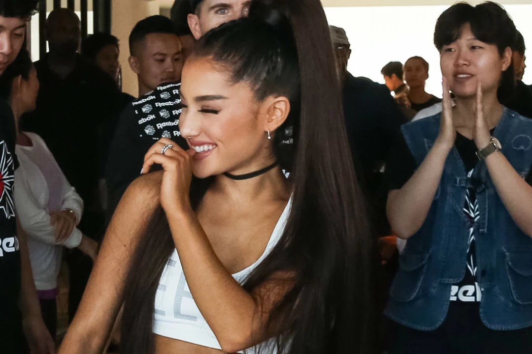 How to Achieve Ariana Grande's Blue Grey Hair Color - wide 7