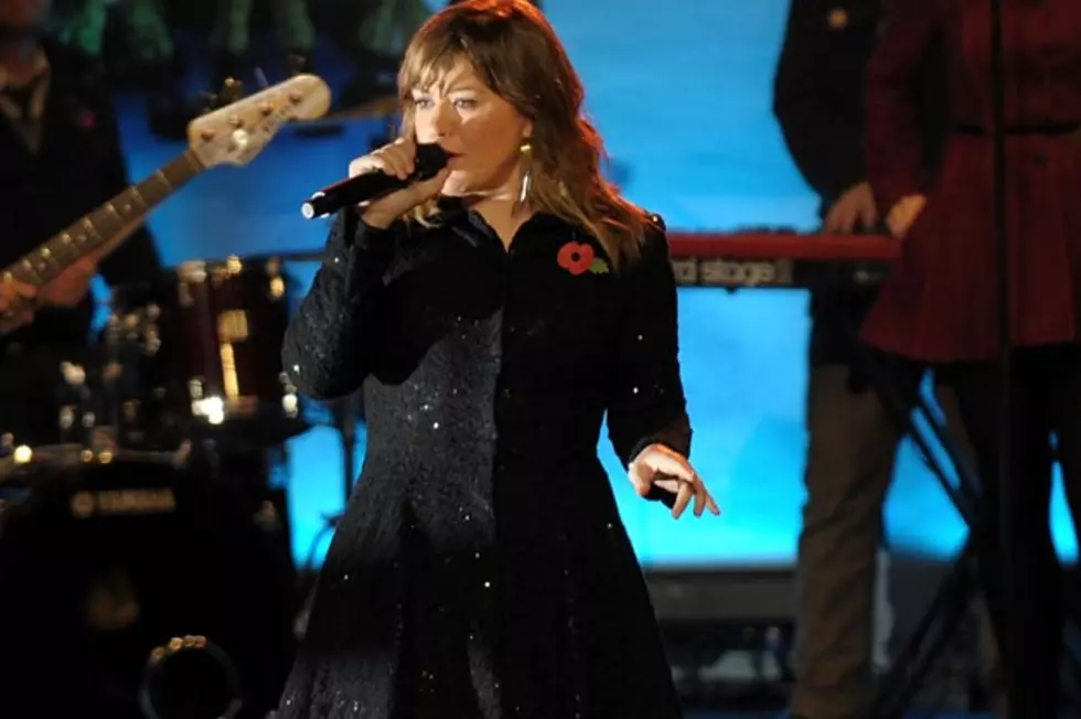 Kelly Clarkson Channels Her Inner Comedian on ‘VH1 Unplugged’
