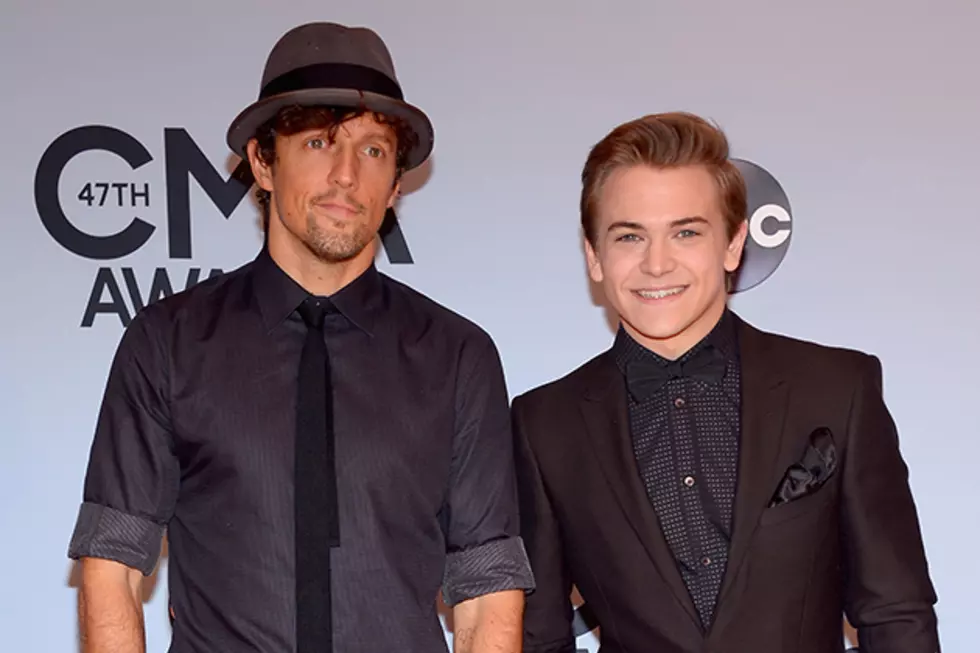 Hunter Hayes + Jason Mraz Perform Duet at 2013 CMA Awards