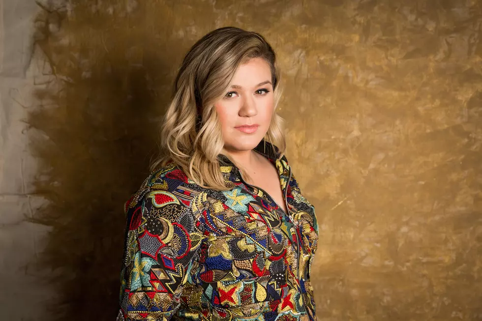 Kelly Clarkson Makes Presidential Endorsement, Responds to Backlash on Twitter