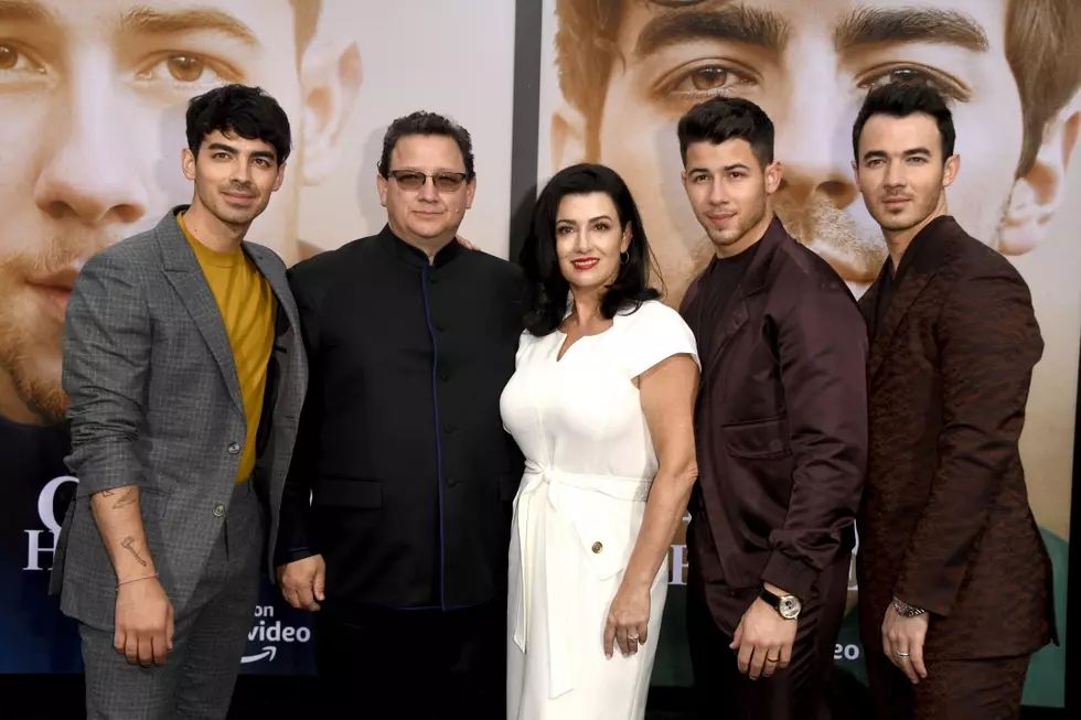 Celebrities Like Nick Jonas, Pink and More Celebrate Father’s Day 2019