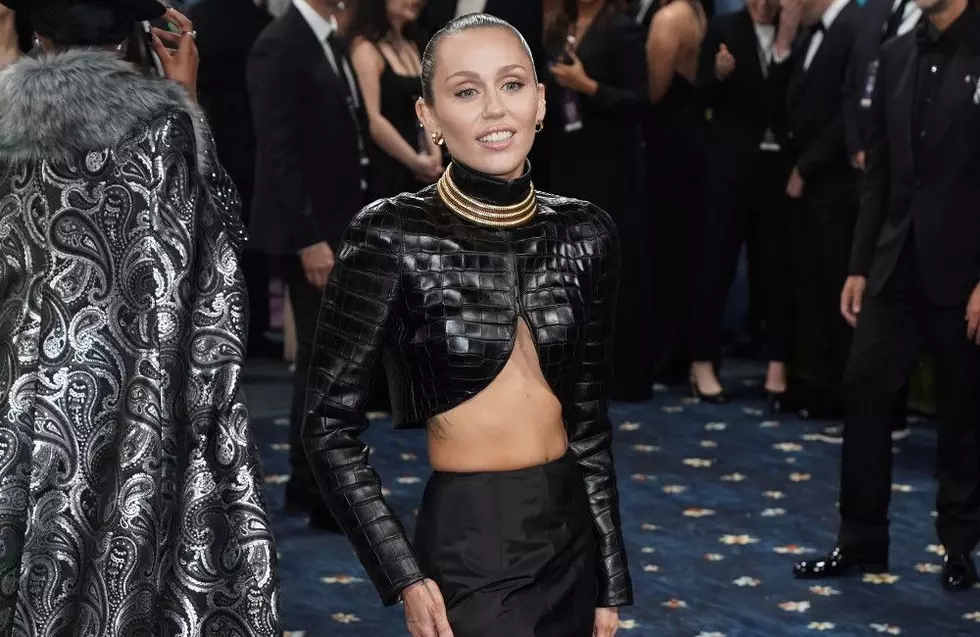 Miley Cyrus Is Now Finally Allowed to Perform Her ‘Hannah Montana’ Songs